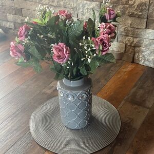 Elegant Gray Vase with Pink Roses